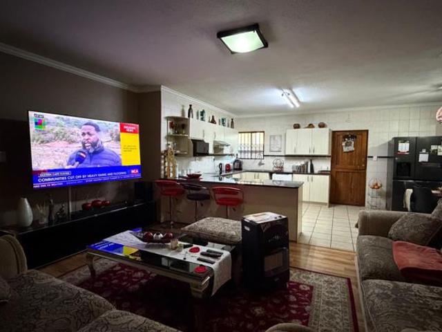 4 Bedroom Duplex in Risiville
