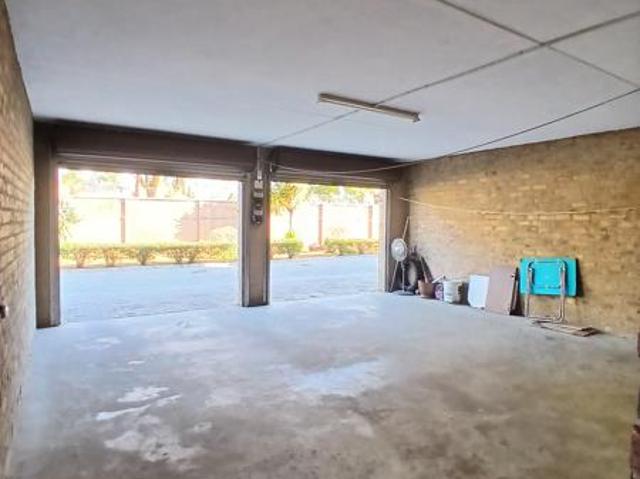 4 Bedroom Duplex in Theresapark
