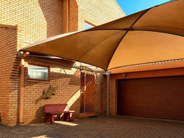 4 Bedroom duplex townhouse freehold to rent in Die Wilgers, Pretoria