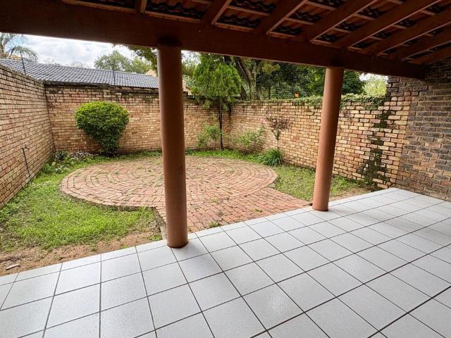 4 Bedroom duplex townhouse sectional for sale in Edenburg, Sandton
