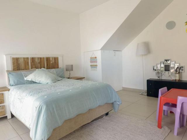 4 Bedroom duplex townhouse sectional for sale in Ridgeway, Johannesburg