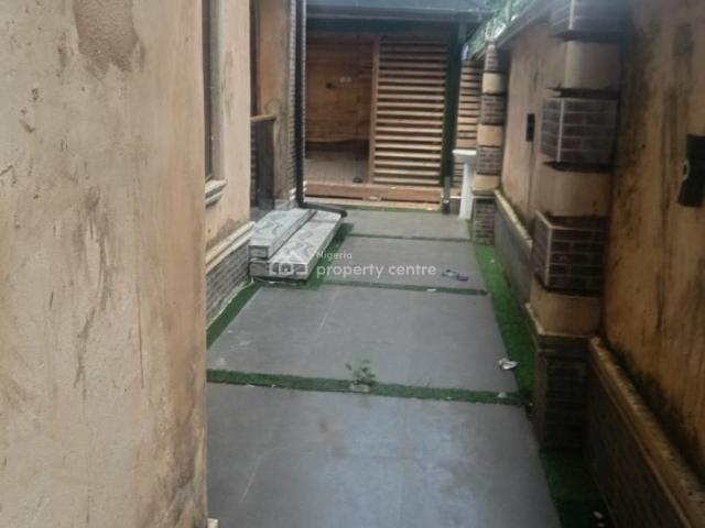 4 Bedroom Ensuite Duplex With 2 Parlours