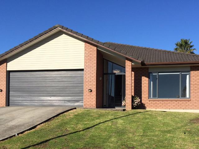 4 Bedroom Family Home Flat Bush