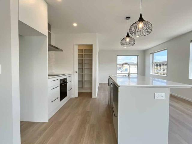 4 bedroom family home in Arbor Green