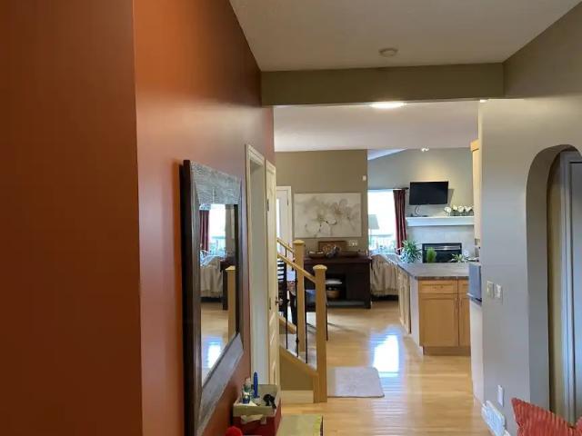 4 Bedroom Family Home with a Large Great Amazing Back Yard!