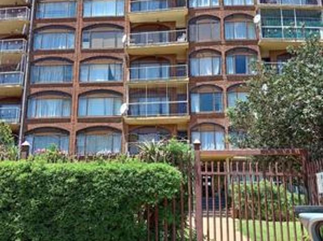 4 bedroom flat in westdene