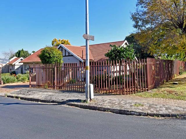 4 Bedroom Freehold For Sale in Edendale