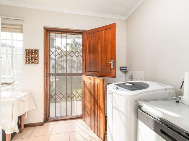 4 Bedroom Freestanding For Sale in Paglande