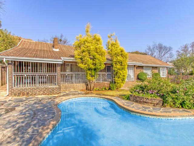 4 Bedroom Freestanding To Let in Bryanston