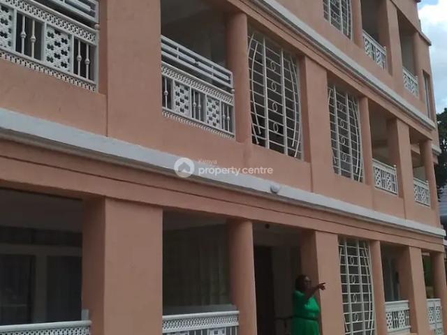For Rent: 4 Bedroom House, Thome Estate, Nairobi Central, Nairobi | 4 Beds, 4 Baths Ref: 22390 Kenya Property Centre KPC