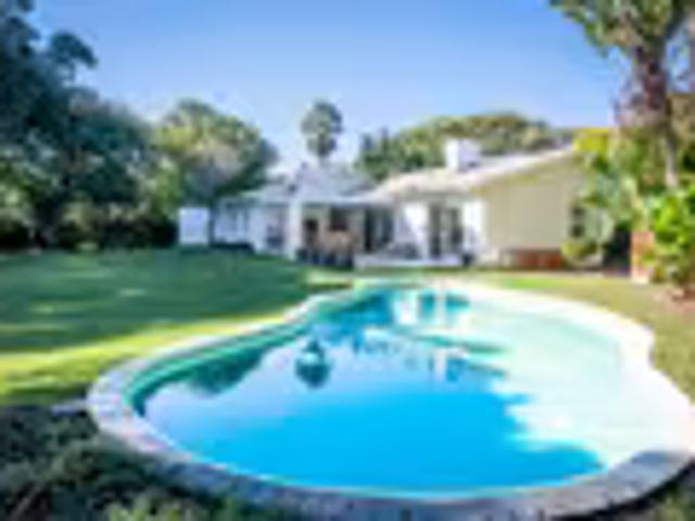 4 Bedroom House Constantia Constantia 103686743