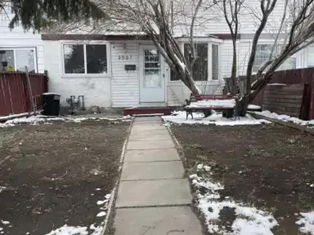 4 Bedroom House Calgary AB 101687615