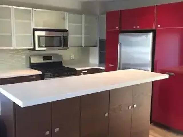 4 Bedroom House Calgary AB 102658484