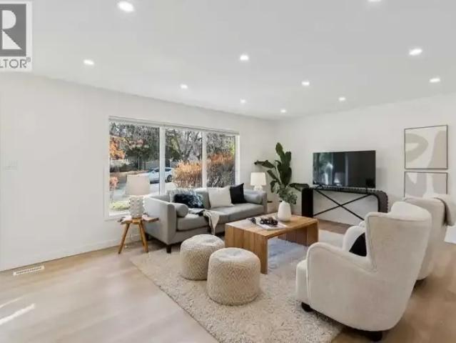 4 Bedroom House Calgary AB 102701406