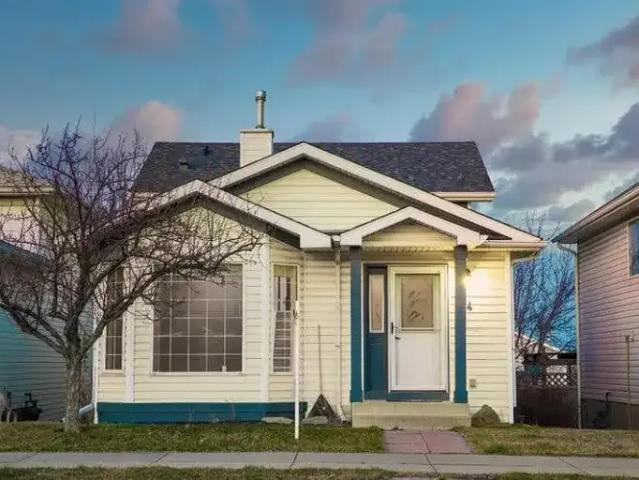 4 Bedroom House Calgary AB 102883463