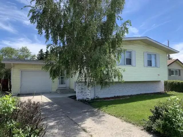 4 Bedroom House Calgary AB 102018219
