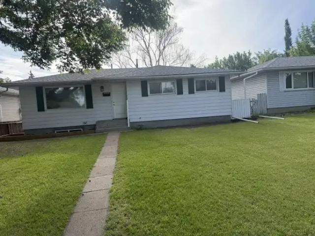 4 Bedroom House Calgary AB 103119043