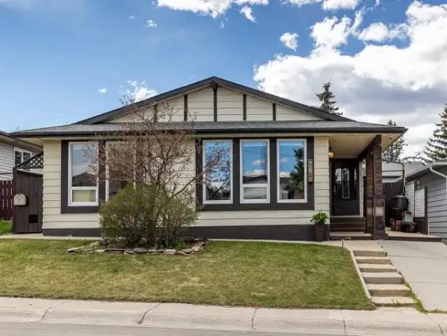 4 Bedroom House Calgary AB 103355275