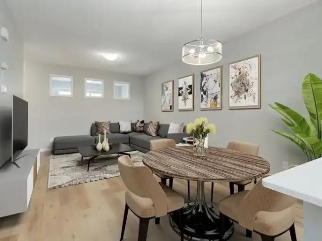 4 Bedroom House Calgary AB 104401507