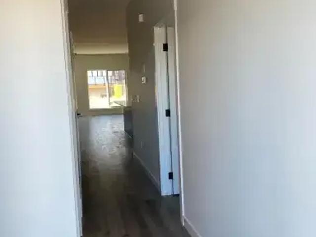 4 Bedroom House Calgary AB 104401640