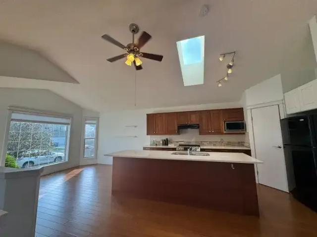 4 Bedroom House Calgary AB 104434313