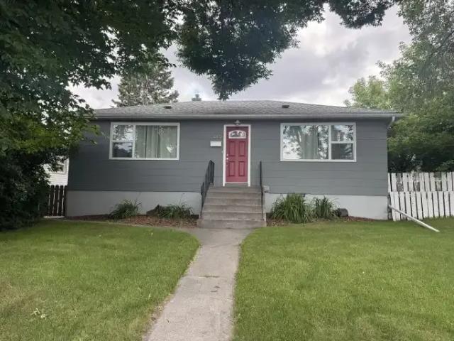 4 Bedroom House Calgary AB 104506776