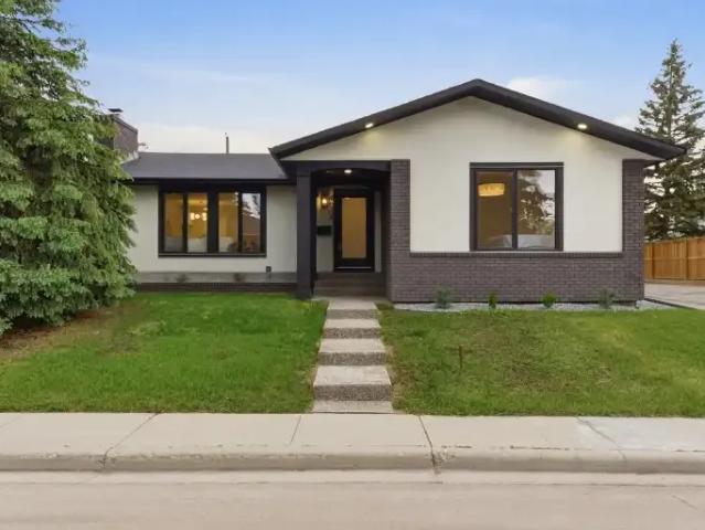 4 Bedroom House Calgary AB 104598319