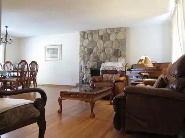 4 Bedroom House Calgary AB 104638305