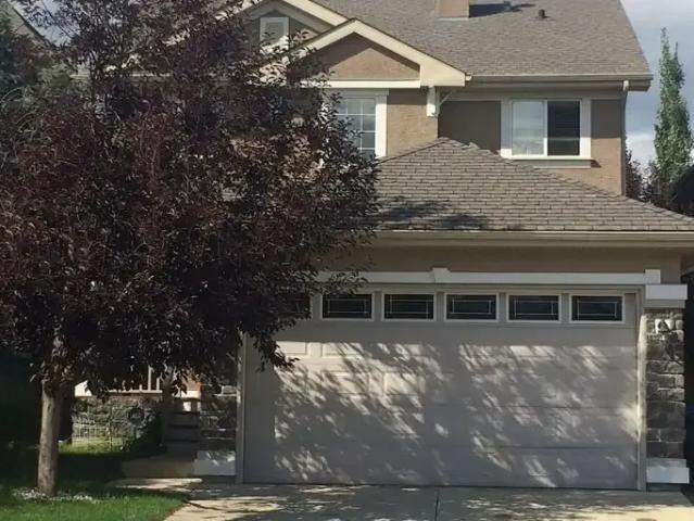 4 Bedroom House Calgary AB 104824553