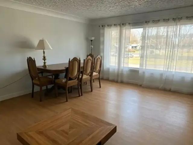 4 Bedroom House Calgary AB 104864076