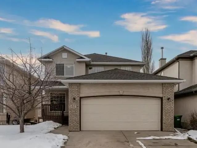 4 Bedroom House Calgary AB 104940967