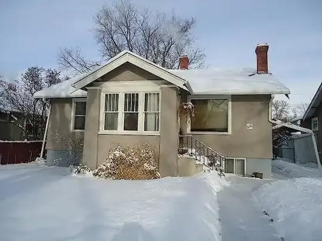 4 Bedroom House Calgary AB 104179778