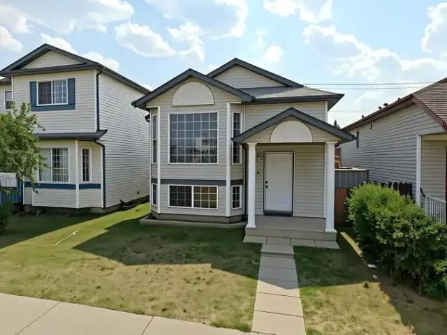4 Bedroom House Calgary AB 104179790