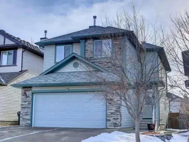 4 Bedroom House Calgary AB 104180414