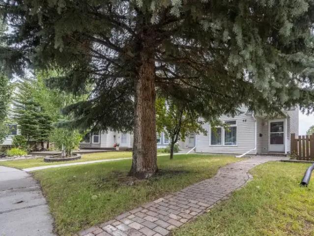 4 Bedroom House Calgary AB 104180424