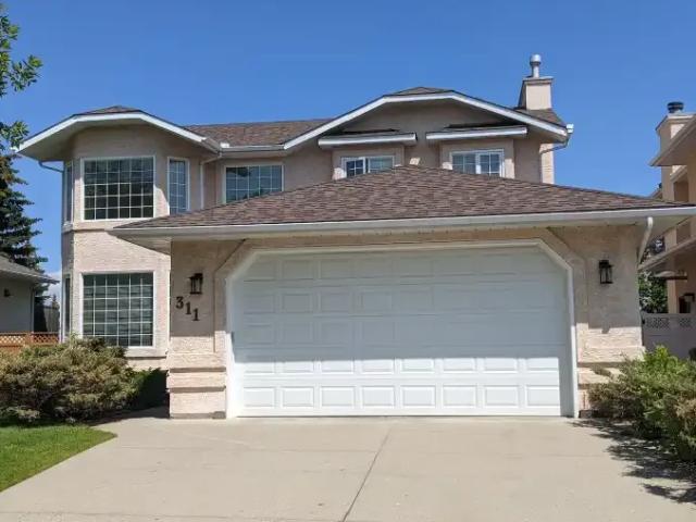 4 Bedroom House Calgary AB 104180666