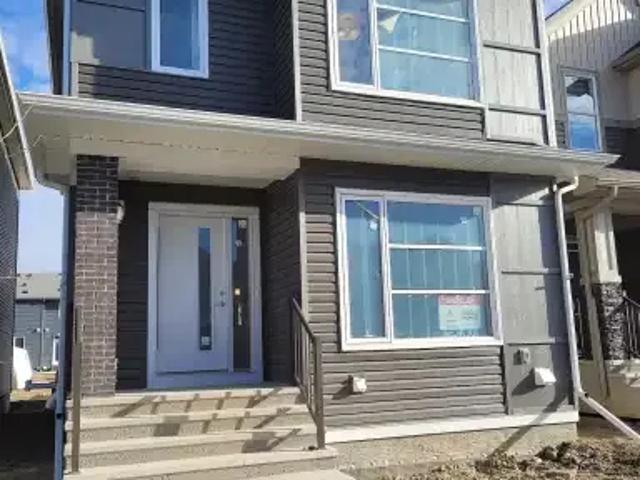 4 Bedroom House Calgary AB 104180800