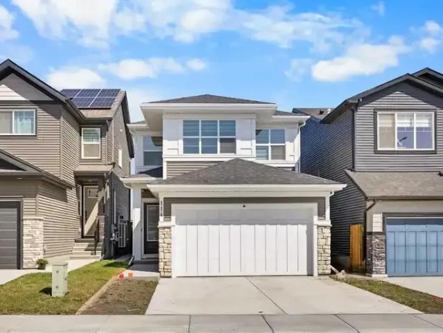 4 Bedroom House Calgary AB 104181404