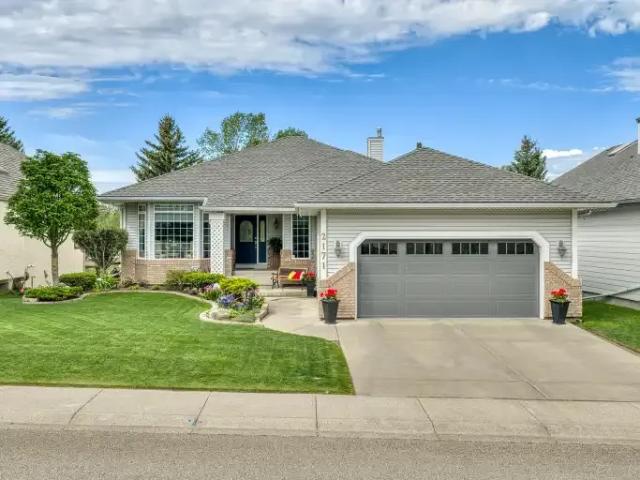 4 Bedroom House Calgary AB 104181829