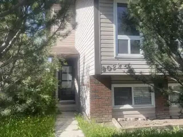 4 Bedroom House Calgary AB 104181888