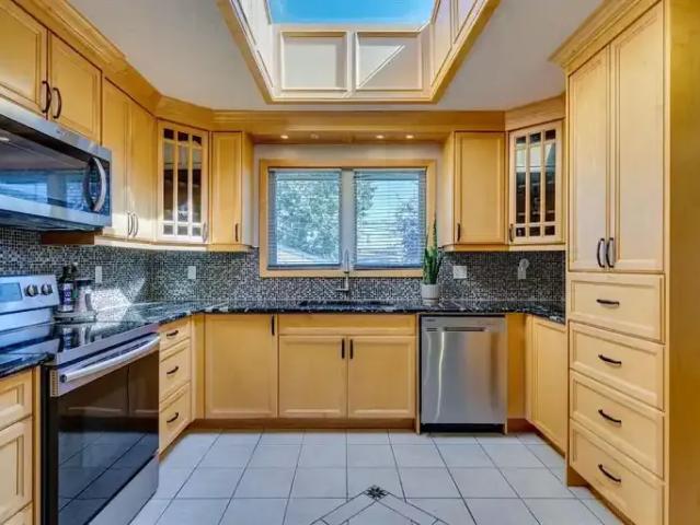 4 Bedroom House Calgary AB 104181101