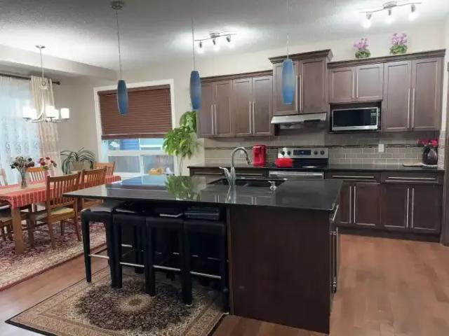4 Bedroom House Calgary AB 104183040