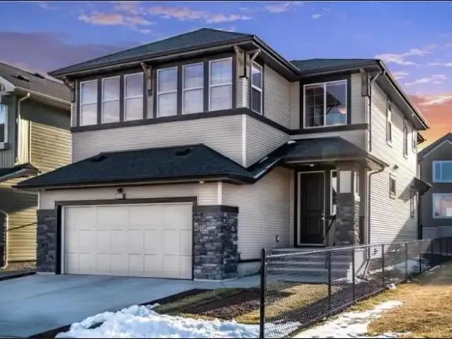 4 Bedroom House Calgary AB 104257312