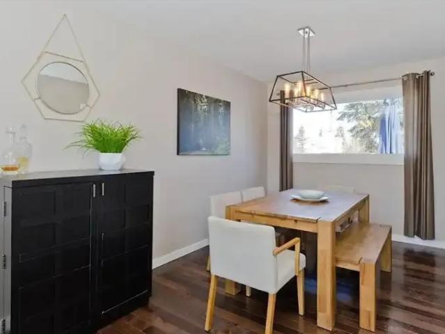 4 Bedroom House Calgary AB 104322132