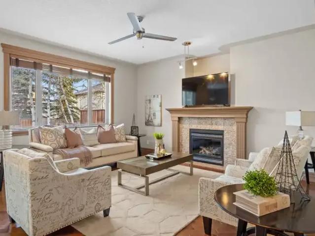 4 Bedroom House Calgary AB 104322289