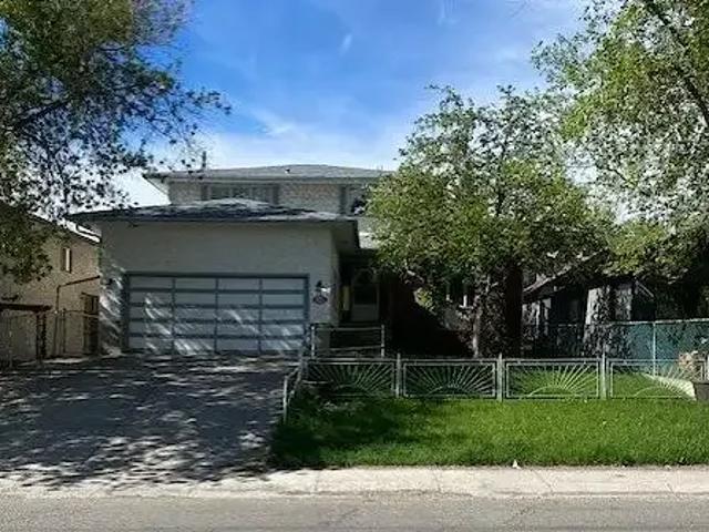 4 Bedroom House Calgary AB 104362696
