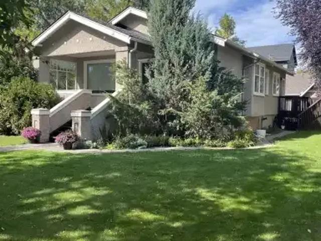 4 Bedroom House Calgary AB 105486433