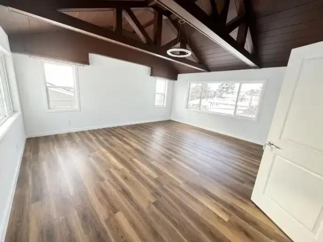 4 Bedroom House Calgary AB 105601903