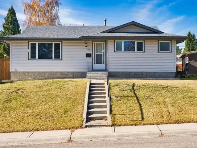 4 Bedroom House Calgary AB 105715714