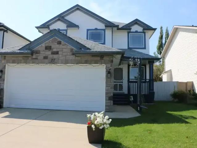 4 Bedroom House Calgary AB 105087757